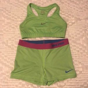 Nike sports bra & spandex shorts set!